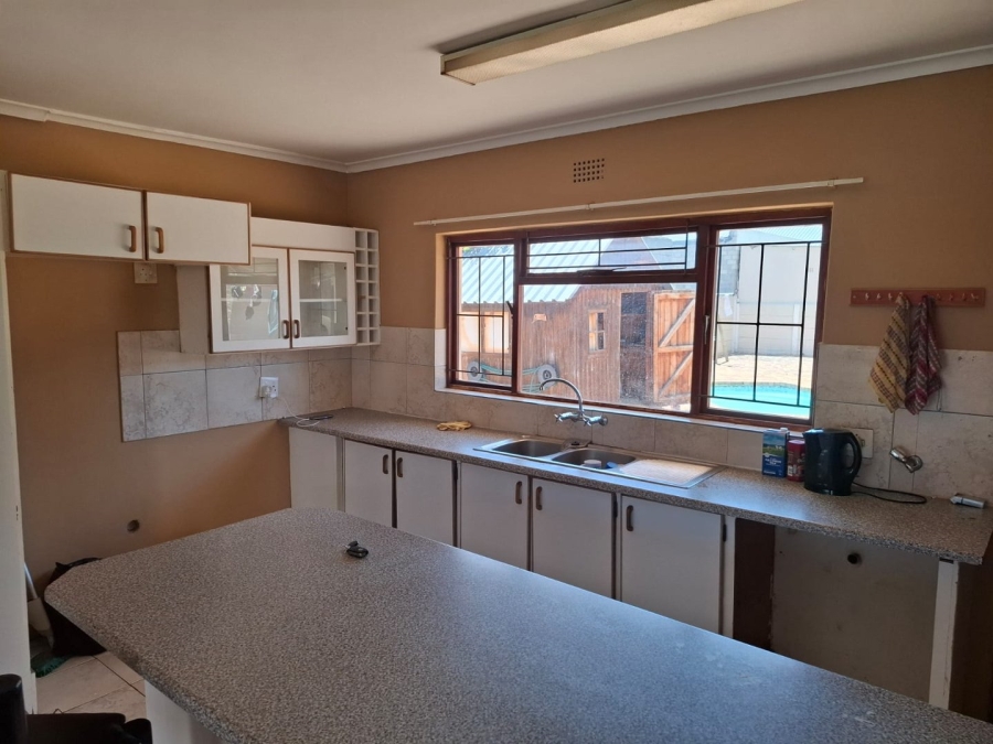 To Let 4 Bedroom Property for Rent in Gordons Bay Central Western Cape